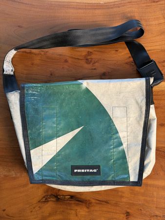 Freitag Messenger Bag G5.1 – grün/weiss