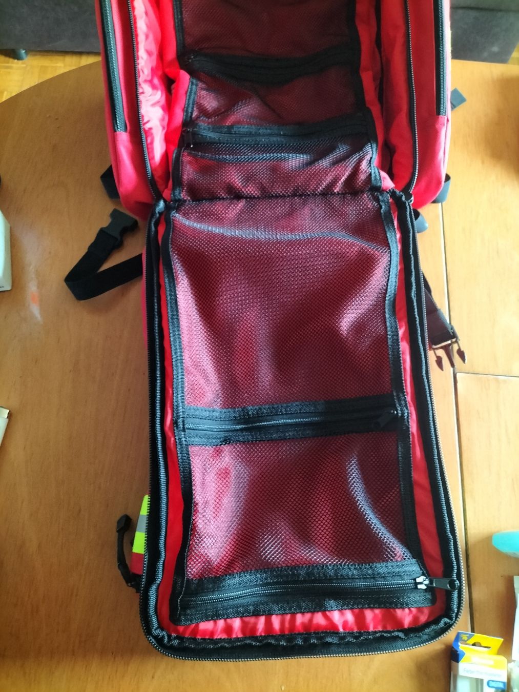 Kit di pronto soccorso: Erste Hilfe Tasche mit Inhalt Digitalthermometer Splint – Nuovo e nell'imballaggio originale da Emmenbrücke venduto da corinne041 6