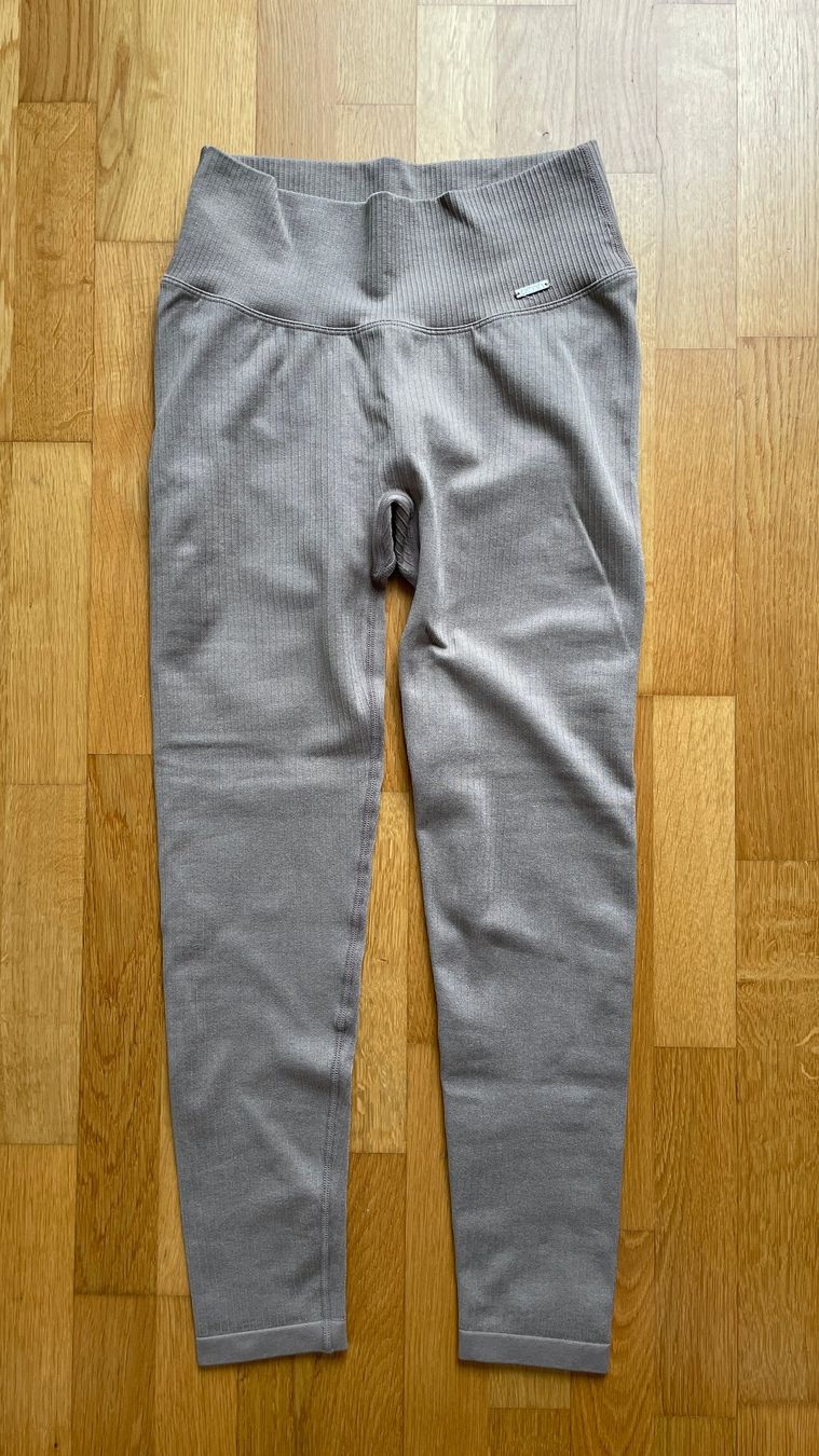 Leggings: Sportleggins aim'n, Grösse M – Usato da Burgdorf venduto da Crown.