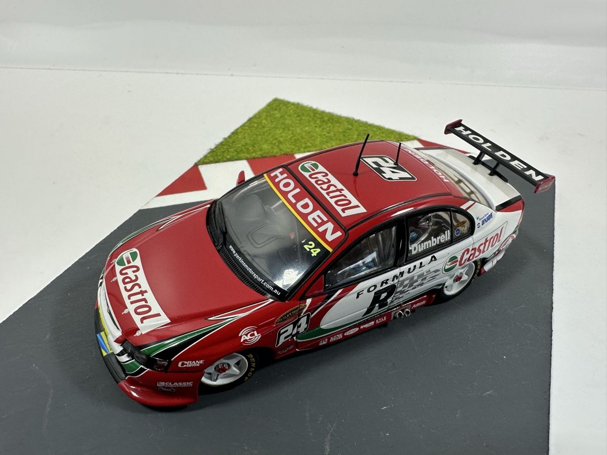 Modellini d'auto: Holden VY Commodore 1:43 Castrol, CLASSIC CARLECTABLES – Nuovo (secondo la descrizione) da Zofingen venduto da rf9_x2xt 1