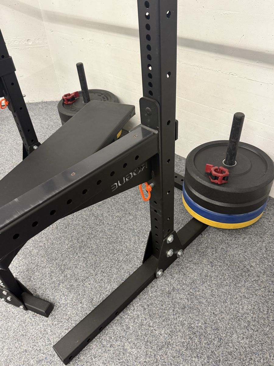 Rogue Hometrainer: Rogue SML-2 avec banc, barres et poids – Usato da St-Prex venduto da RR1973 3