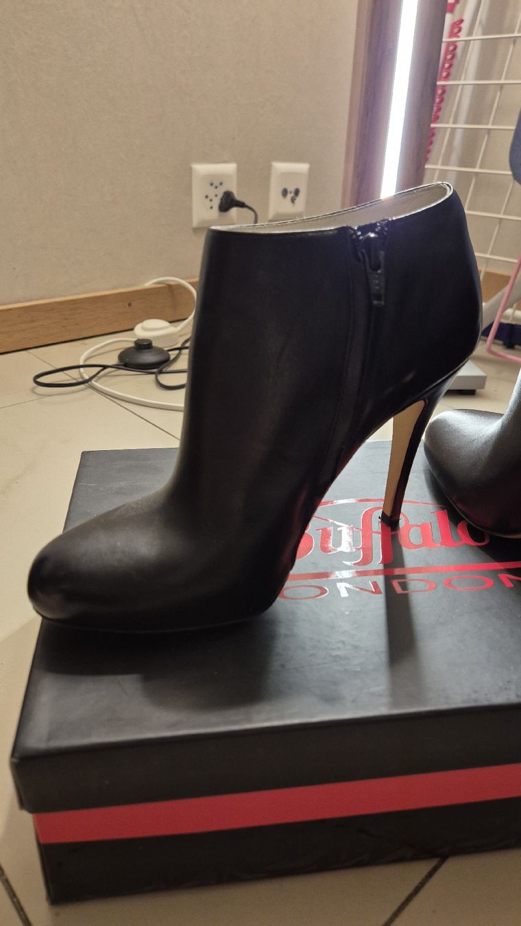 Buffalo Scarpe da donna: Boots Buffalo – Nuovo (secondo la descrizione) da Rolle venduto da pat_n5p5 1