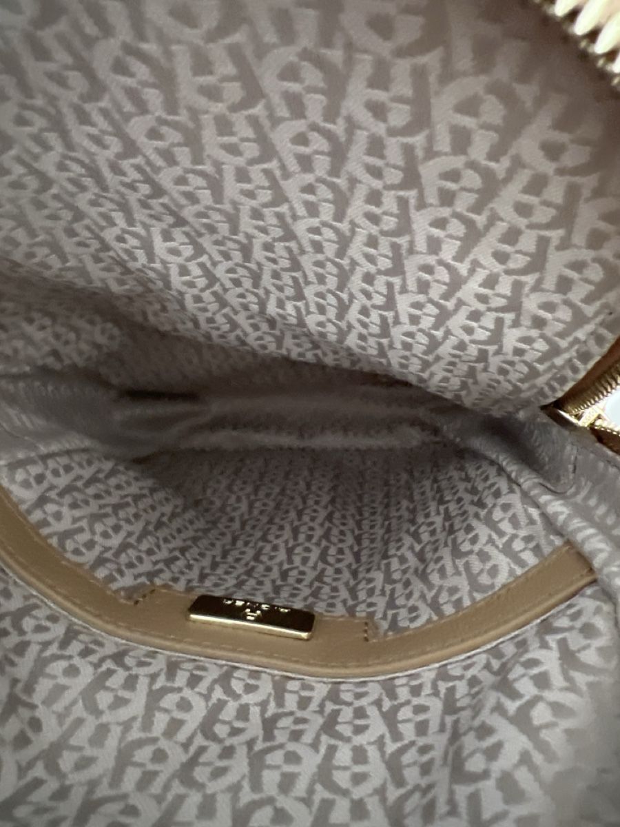 Aigner Borse: Handytasche Aigner Leder – Usato da Sins venduto da Cojedu 3