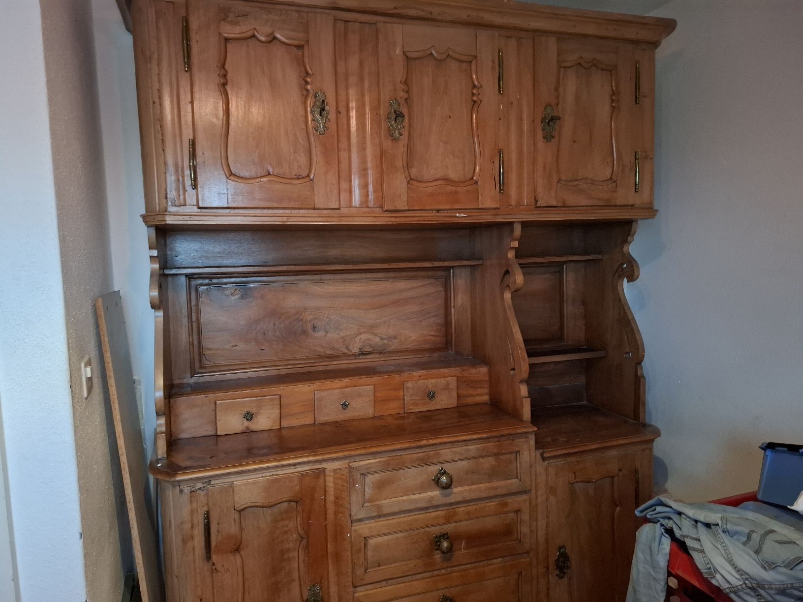 Credenze: Nussbaumbuffet von ca.1780 massiv – Usato da Andelfingen venduto da andelfingerin