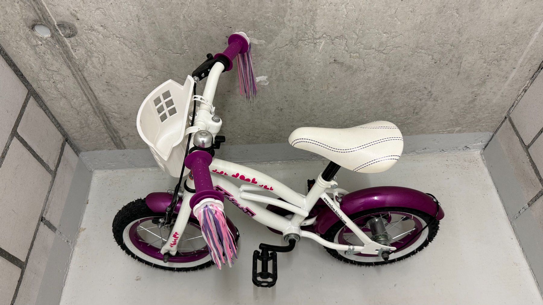 Biciclette: Kindervelo 12" mit Stützrädern – Usato da Pfaffnau venduto da prz_lmg9 1
