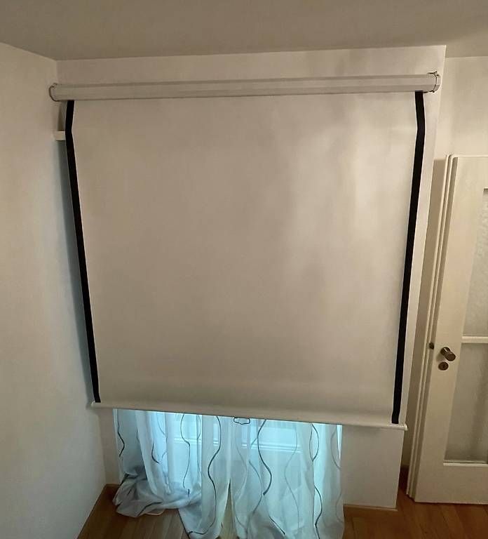 Videoprojektoren: Leinwand inkl. portablem Beamer – Gebraucht aus Erlenbach ZH von TabsyB 1