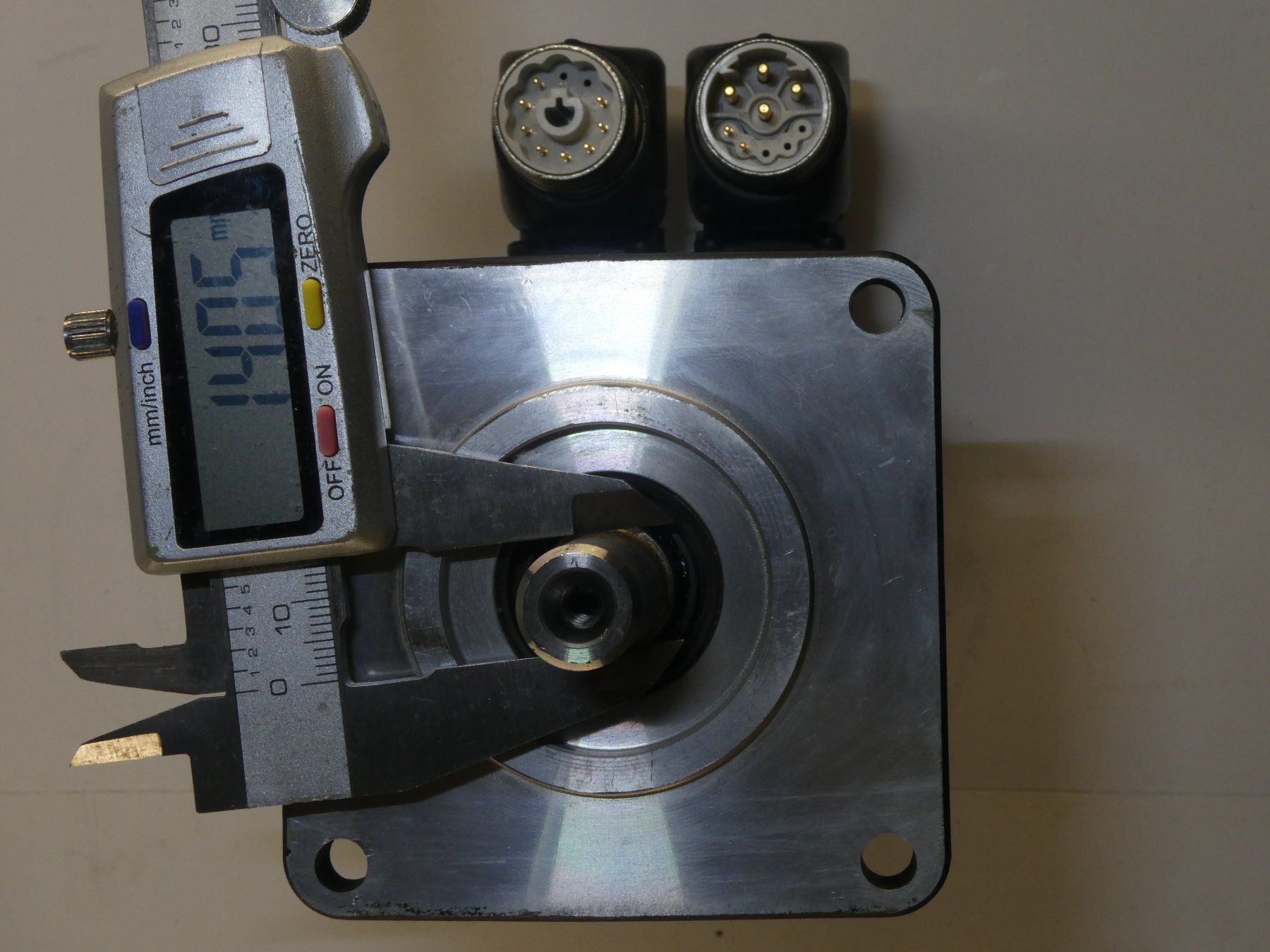 Bosch  Motori: Servomotor von Rexroth – Usato da Fulenbach venduto da Hach0 5