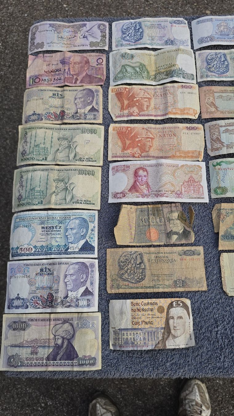 Banconote: 30 Banknoten versch. Länder – Usato da Oberaach venduto da Wicktrade 2