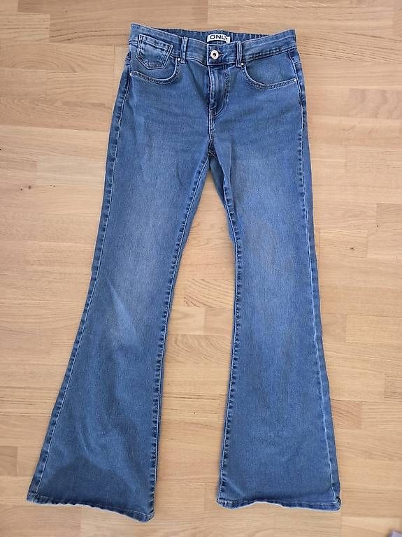 Only Jeans: Flared Jeans only W32 – Nuovo (secondo la descrizione) da Zürich venduto da nina46 1