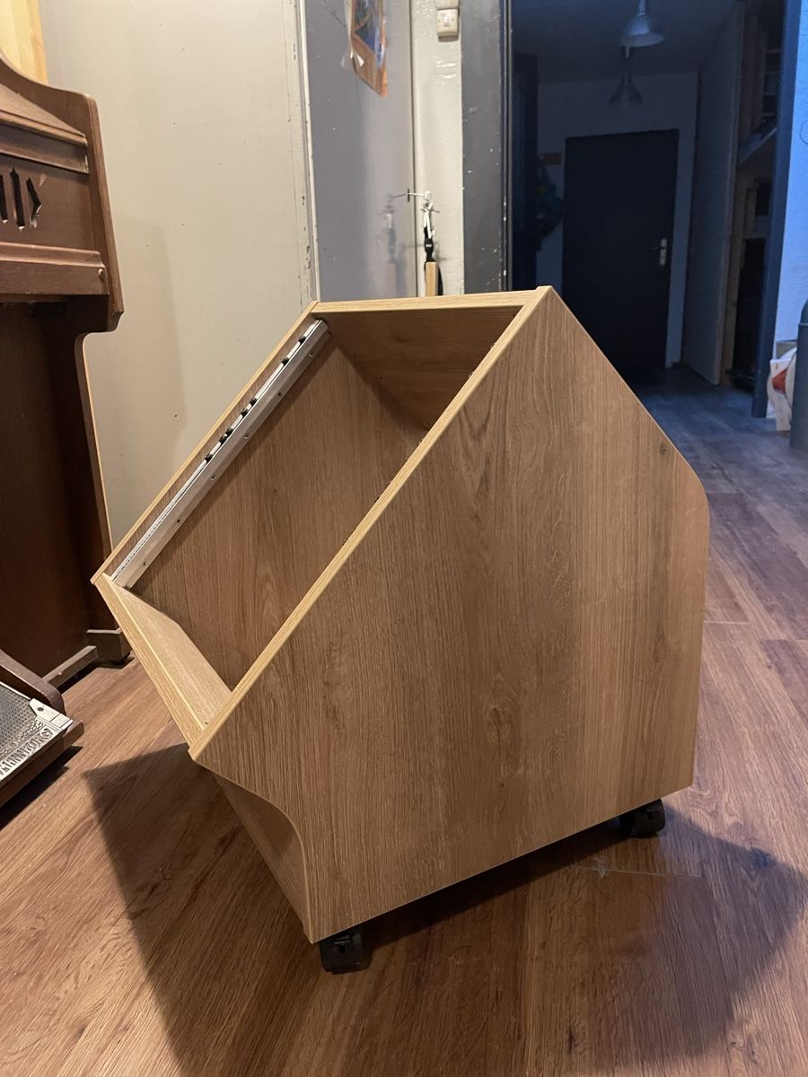 Thomann Strumenti musicali: Thon Studio Side Rack 10U oak – Usato da Fribourg venduto da altmix