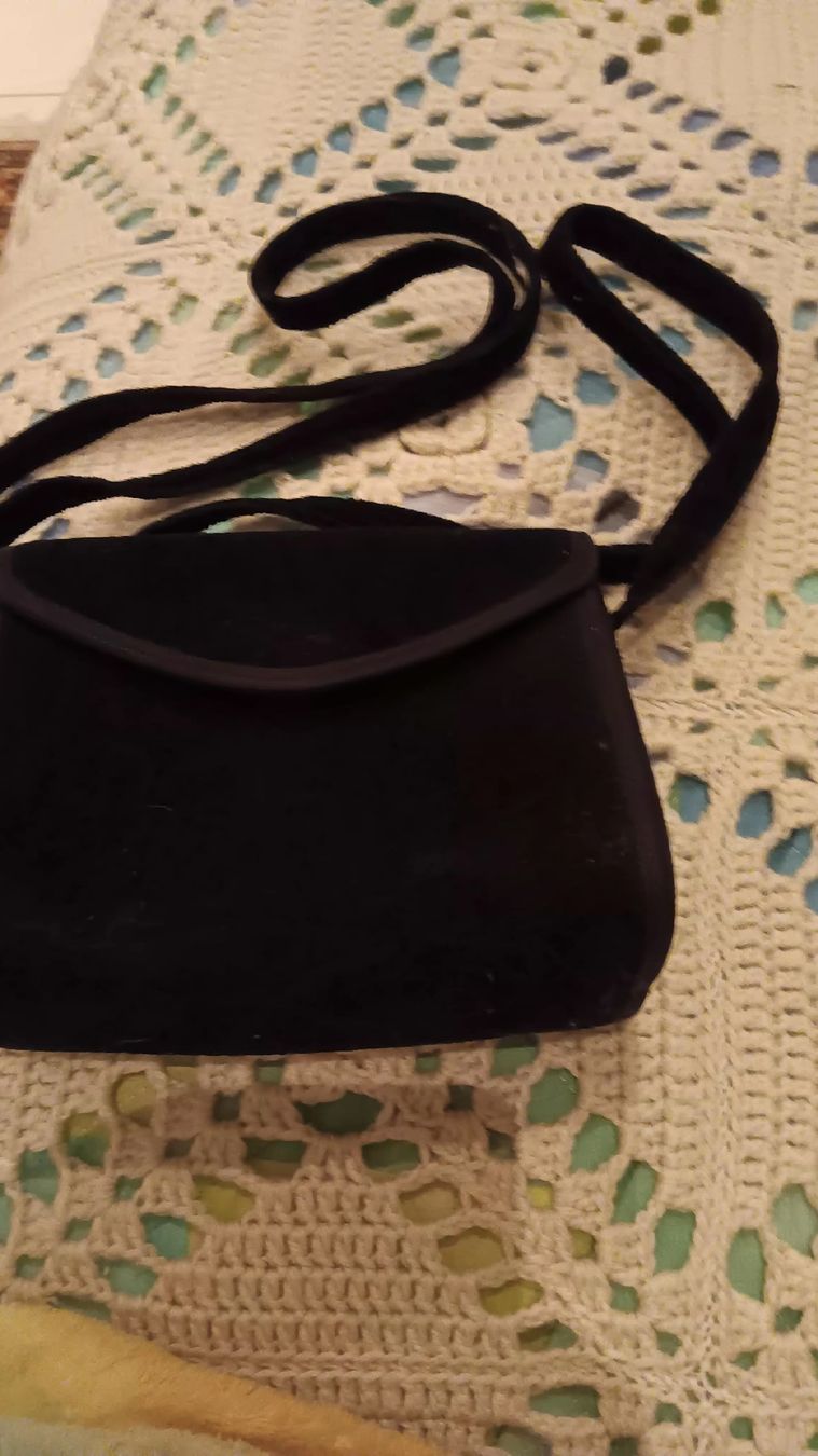 Altro in  Abbigliamento & Accessori: Borsetta nera  elegante - piccola & perfetta! – Nuovo (secondo la descrizione) da Carena venduto da gra_yz7p 3