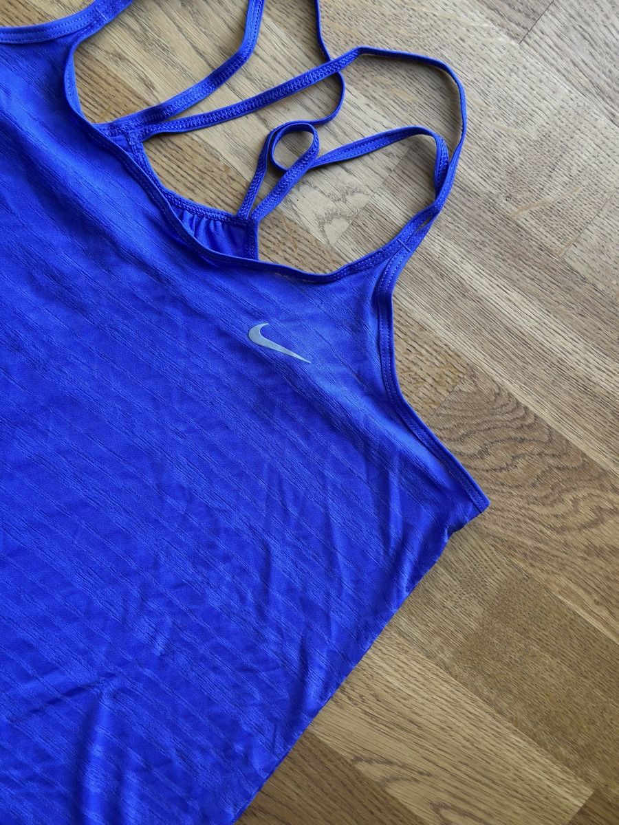 Nike Top: Nike Dri-FIT Top, Lila, Grösse S – Usato da Basel venduto da FatmaCan52 1