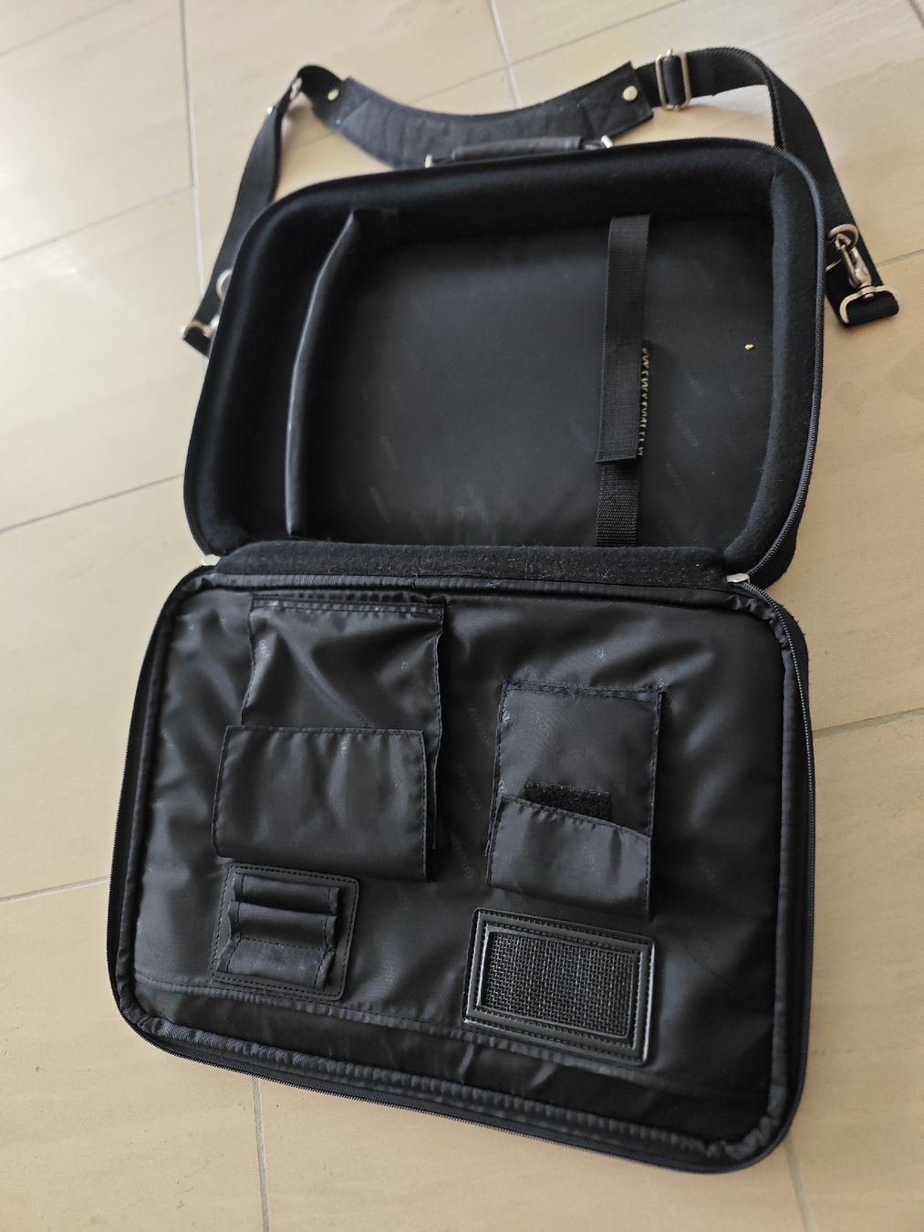 Taschen: Laptop Tasche  – Gebraucht aus Origlio von daveHK101 1