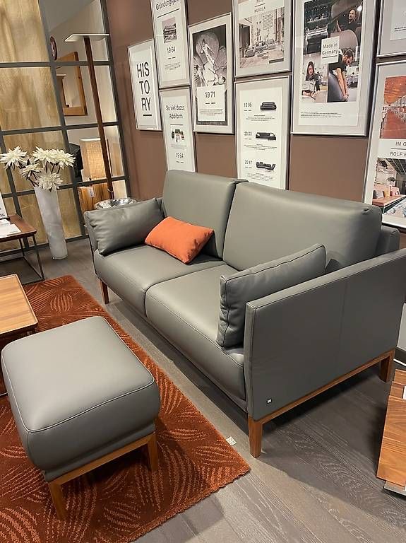 Divani: ROLF BENZ Cara Sofa mit Hocker – Usato da Volketswil venduto da wirzwohnen 1