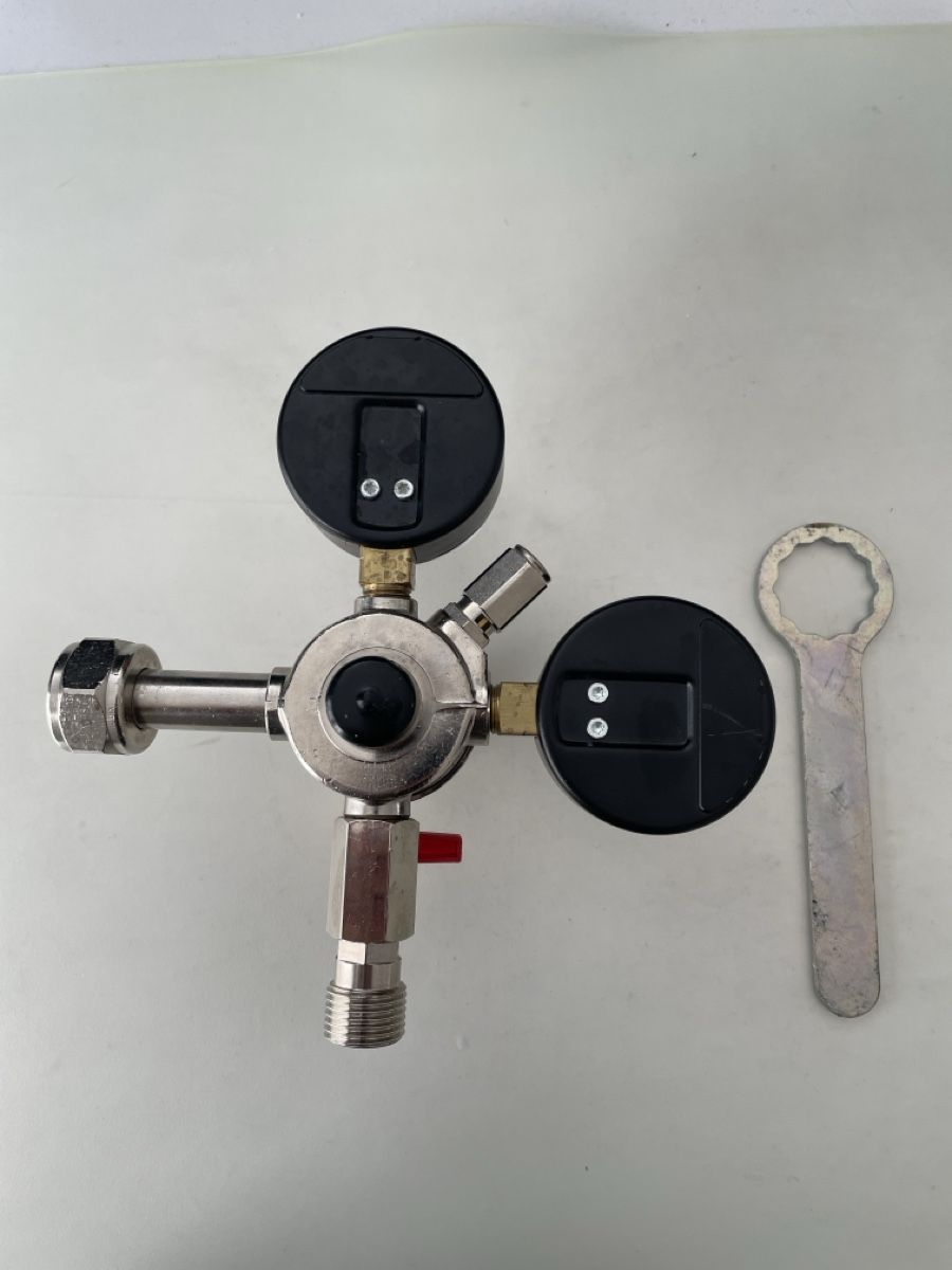 Mesurer: Druckminderer Hiwi Ionox mit Manometer – D'occasion à Ebnat-Kappel par rf1264 1