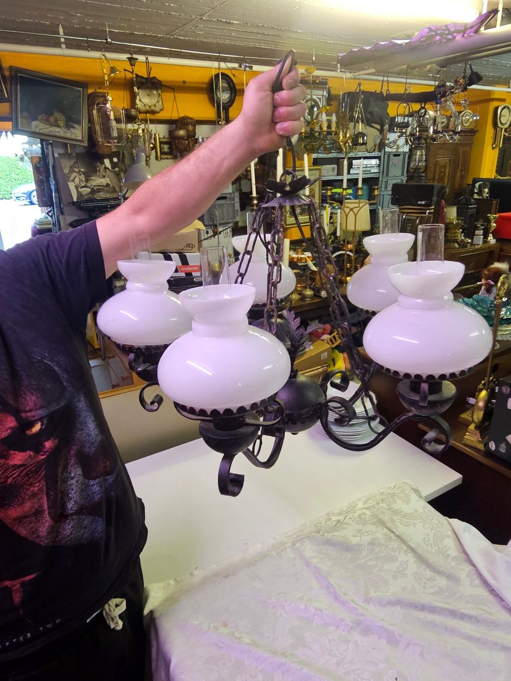 Lustres & lampes de plafonds: Deckenlampe mit 5 Glaskugeln Metallgestell gebraucht – D'occasion à Opfikon par Seebacherbrocki55555 5