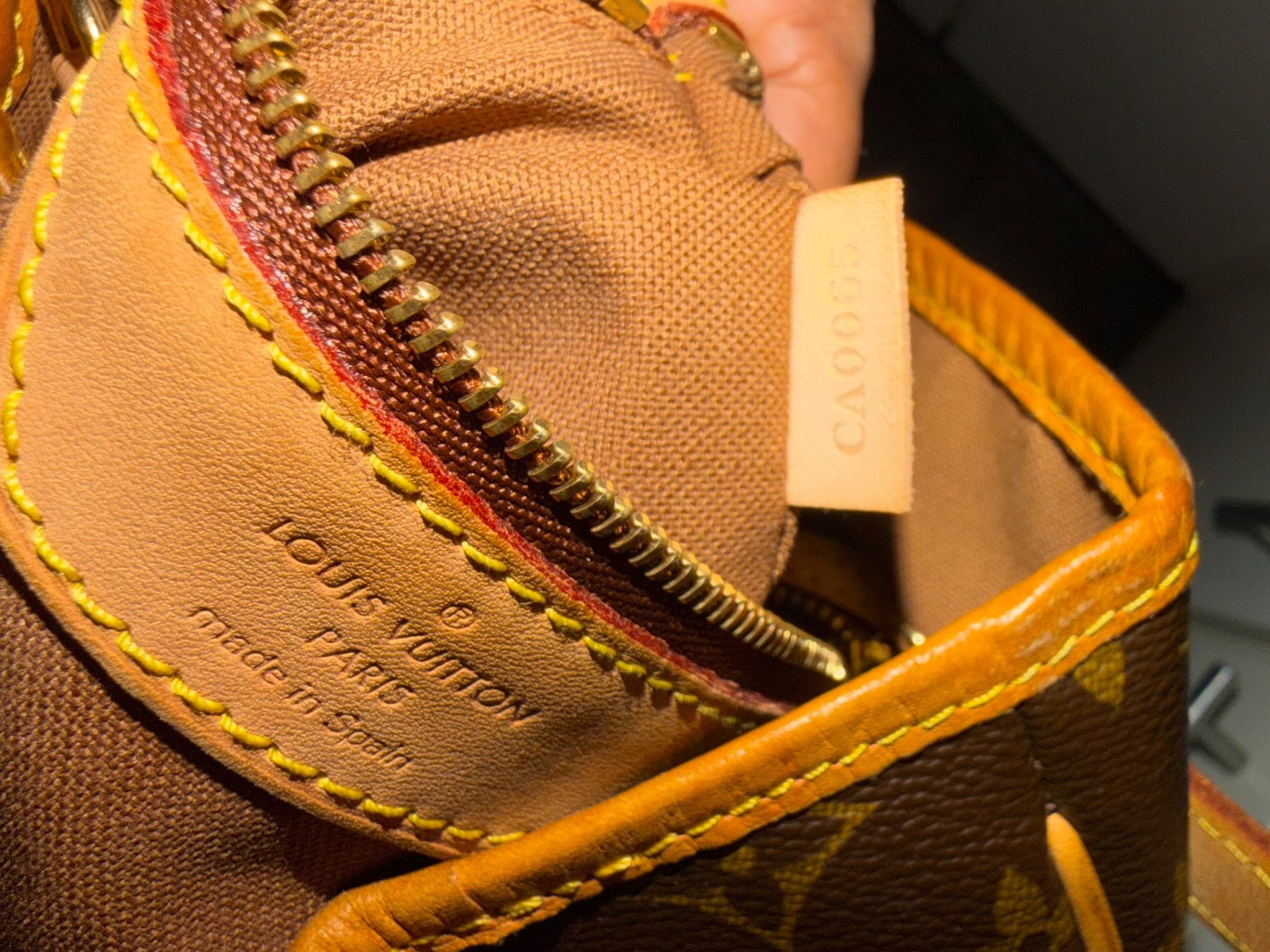 Louis Vuitton Taschen für Damen: Louis Vuitton Batignolle Vertikal – Gebraucht aus Waldenburg von Nando54 4