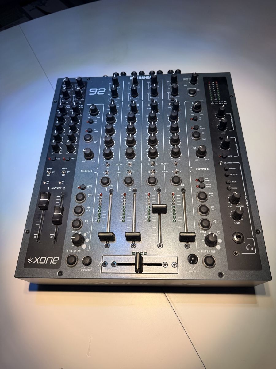 Allen & Heath Console di mixaggio: Allen & Heath Xone:92 Mischpult gebraucht – Nuovo (secondo la descrizione) da Zürich venduto da Marbolix 6