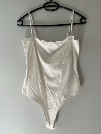 Set 3 Bodys und 1 Wickeltop, Grösse S/XS, 3 Stck