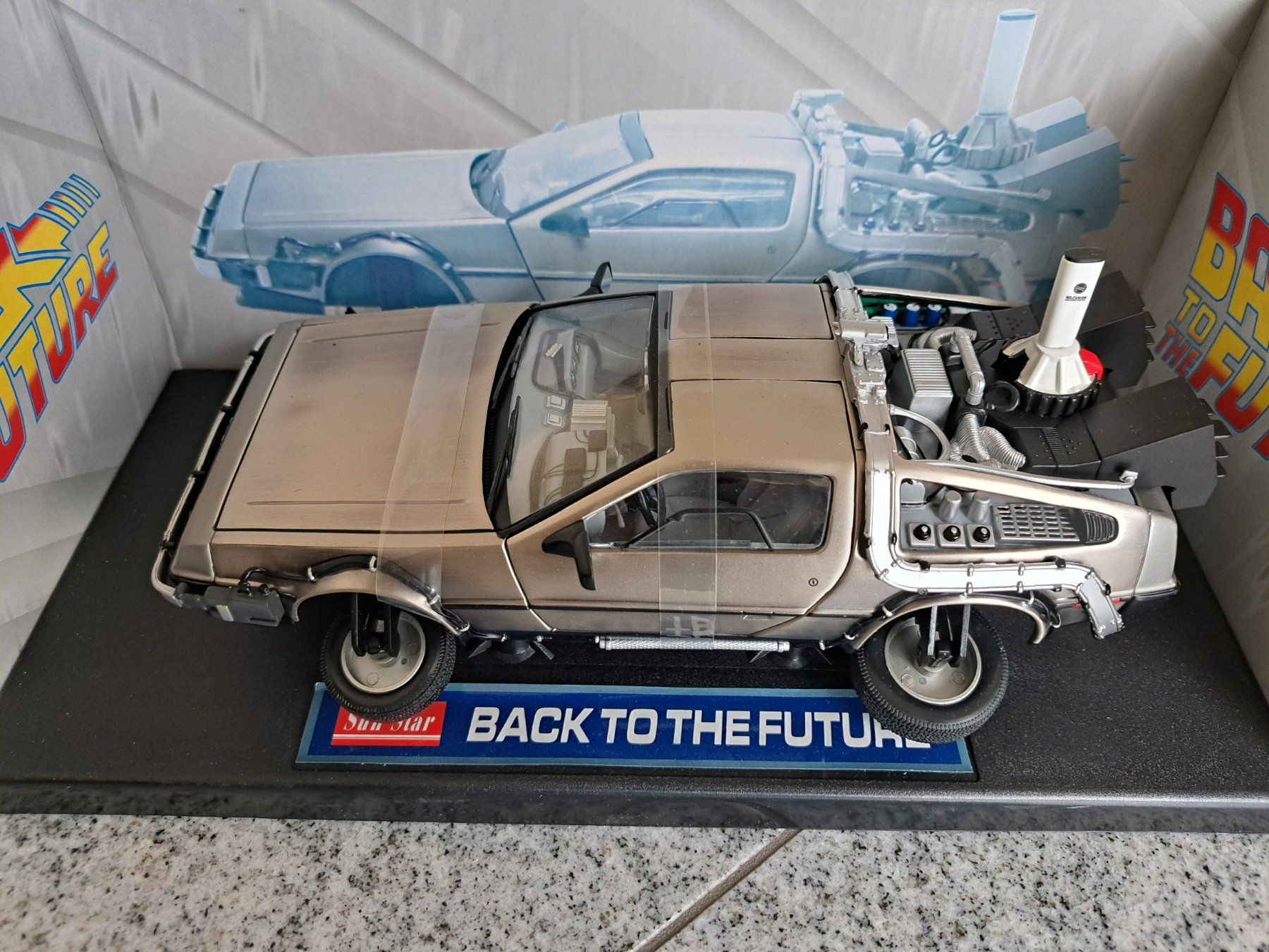 Delorean Modellautos: DE LOREAN BACK TO FUTURE 1  1:18 SUNSTAR – Neu und originalverpackt aus Bazenheid von derdelorean01
