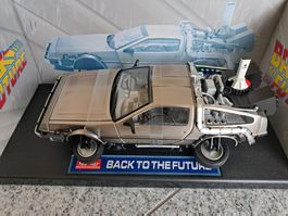 DE LOREAN BACK TO FUTURE 1  1:18 SUNSTAR