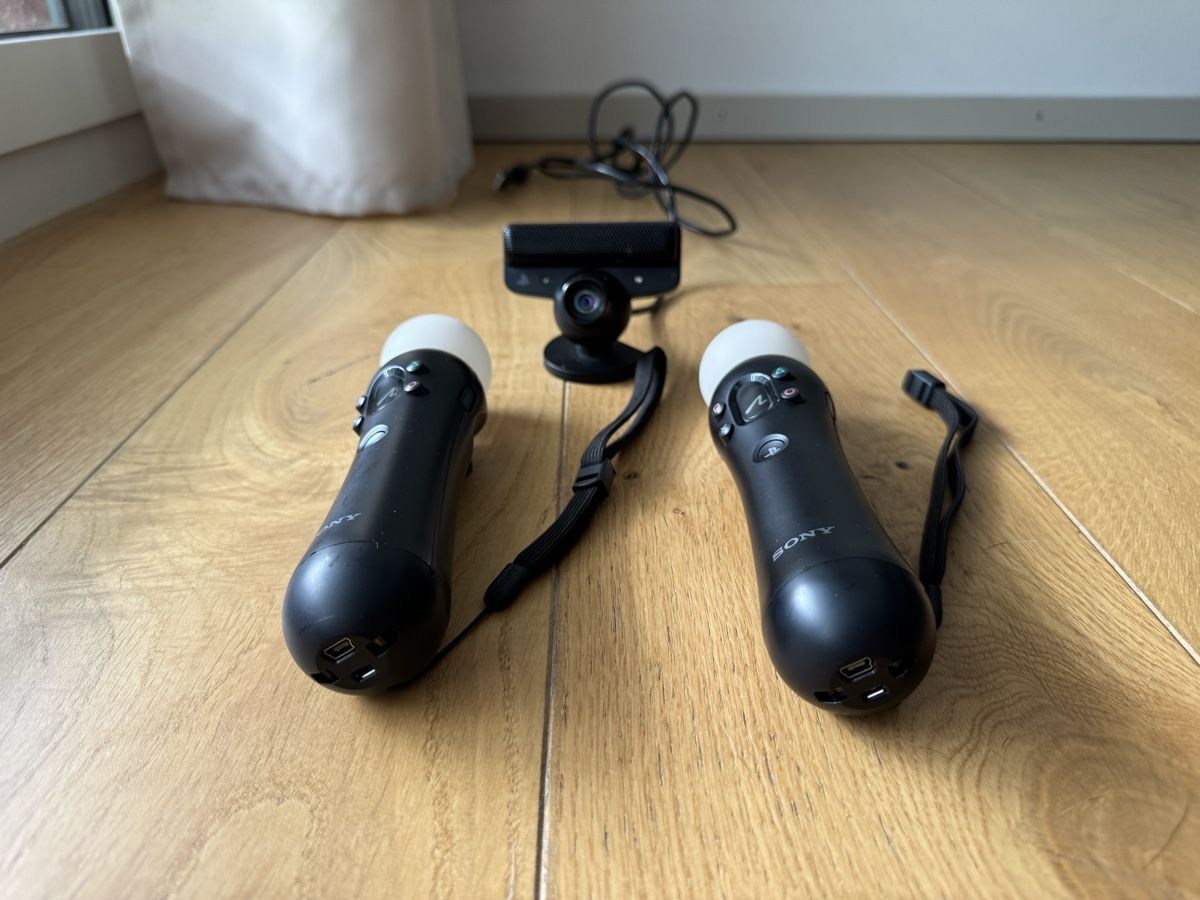 Sony Controller: 2x PS3 Move + Camera (PlayStation 3) – Usato da Horgen venduto da peterp 1