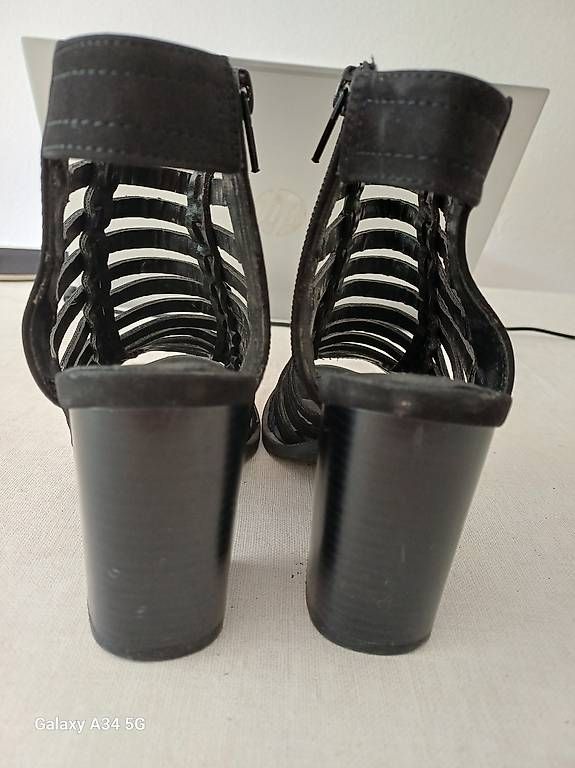 Scarpe da donna: Sandalen Schwarz Größe 37 – Usato da Zürich venduto da roman87788 3