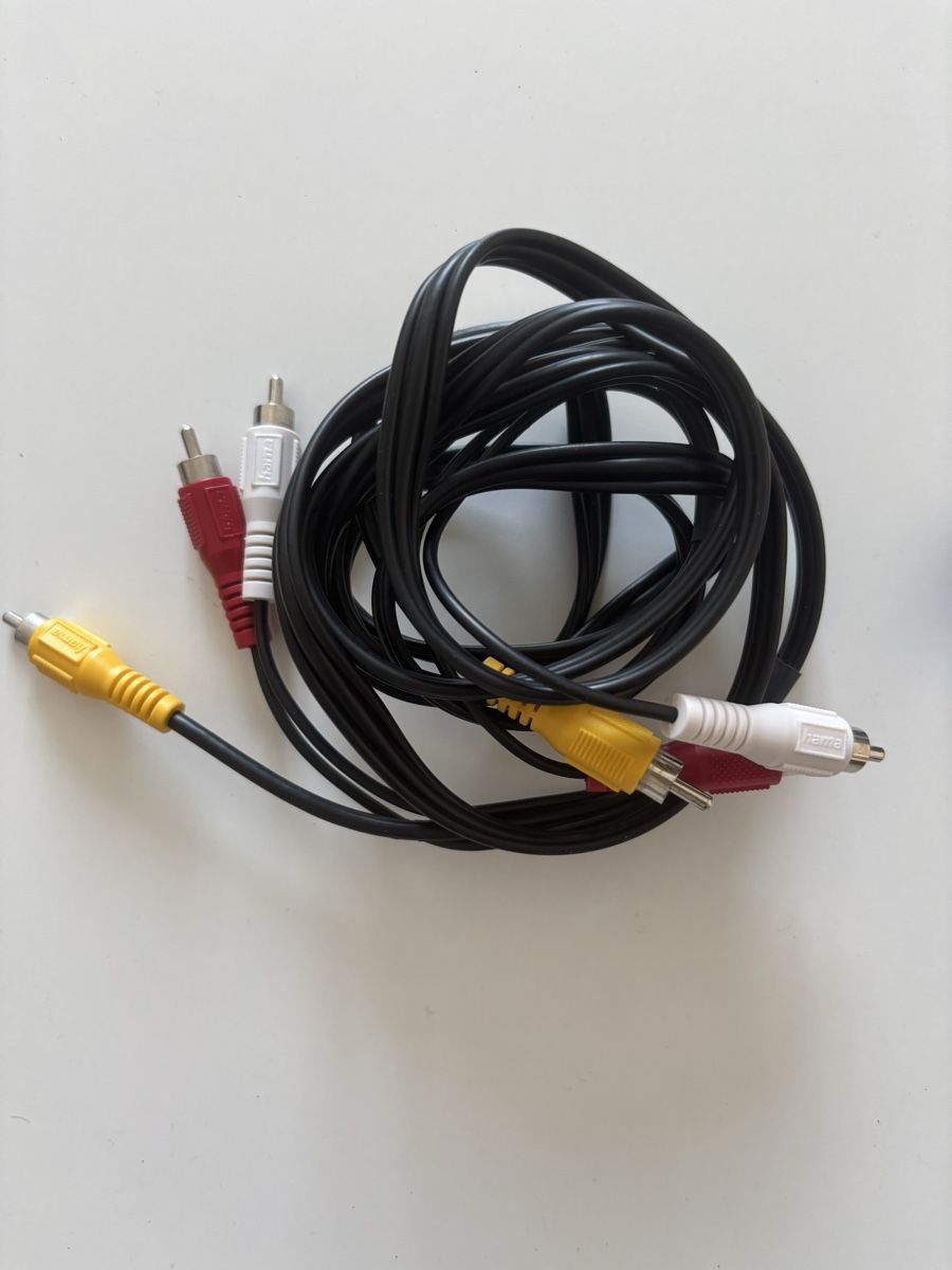 Cavi: Adaptateur AV RCA avec câble audio vidéo composite noir – Usato da La Chaux-de-Fonds venduto da DANIELA19961996 1
