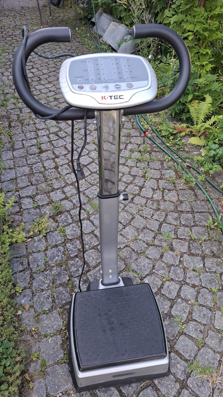 Hometrainer: K-Tec BM-1500 Power Trainer Vibration Plate Training Machine – Gebraucht aus Horgen von Nuesche