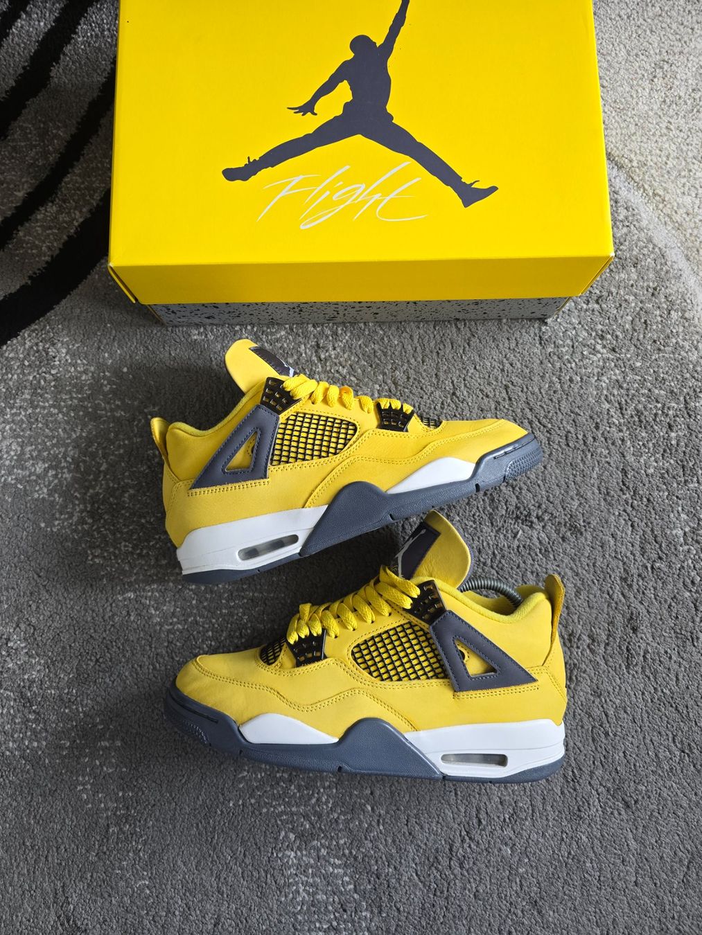 Scarpe da uomo: Jordan 4 Retro lightning – Usato da Bôle venduto da A_Kickstory 1