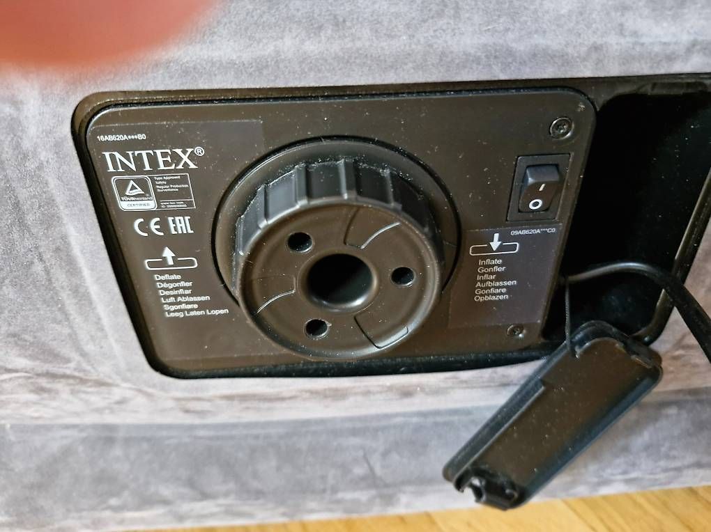 Letti: INTEX Luftbett Luftmatratze – Usato da Willisau venduto da Scherw1 3