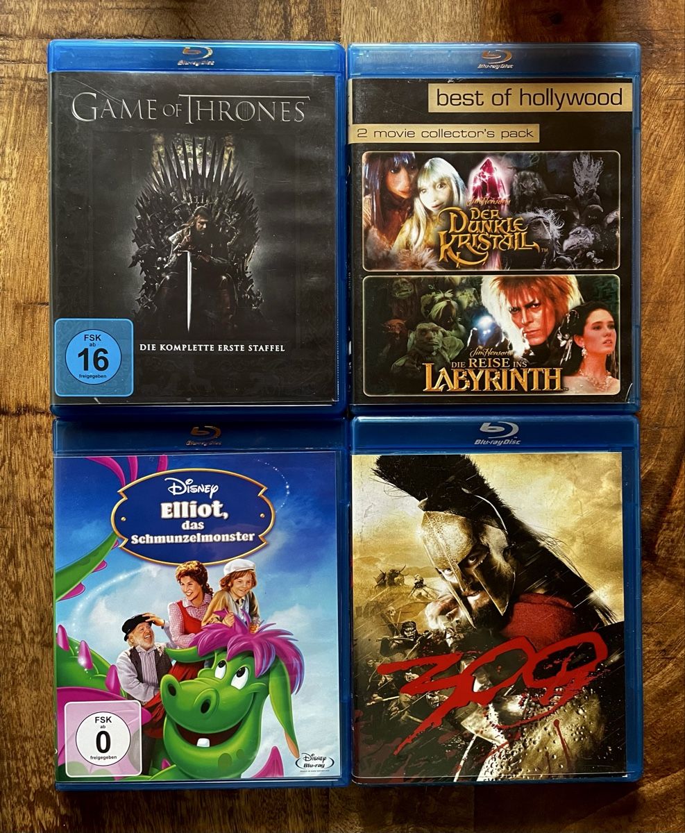 Tutti i DVDs: Blu-ray Box Set: Game of Thrones, Elliot, 300, Labyrinth – Usato da Chur venduto da Hechtl2