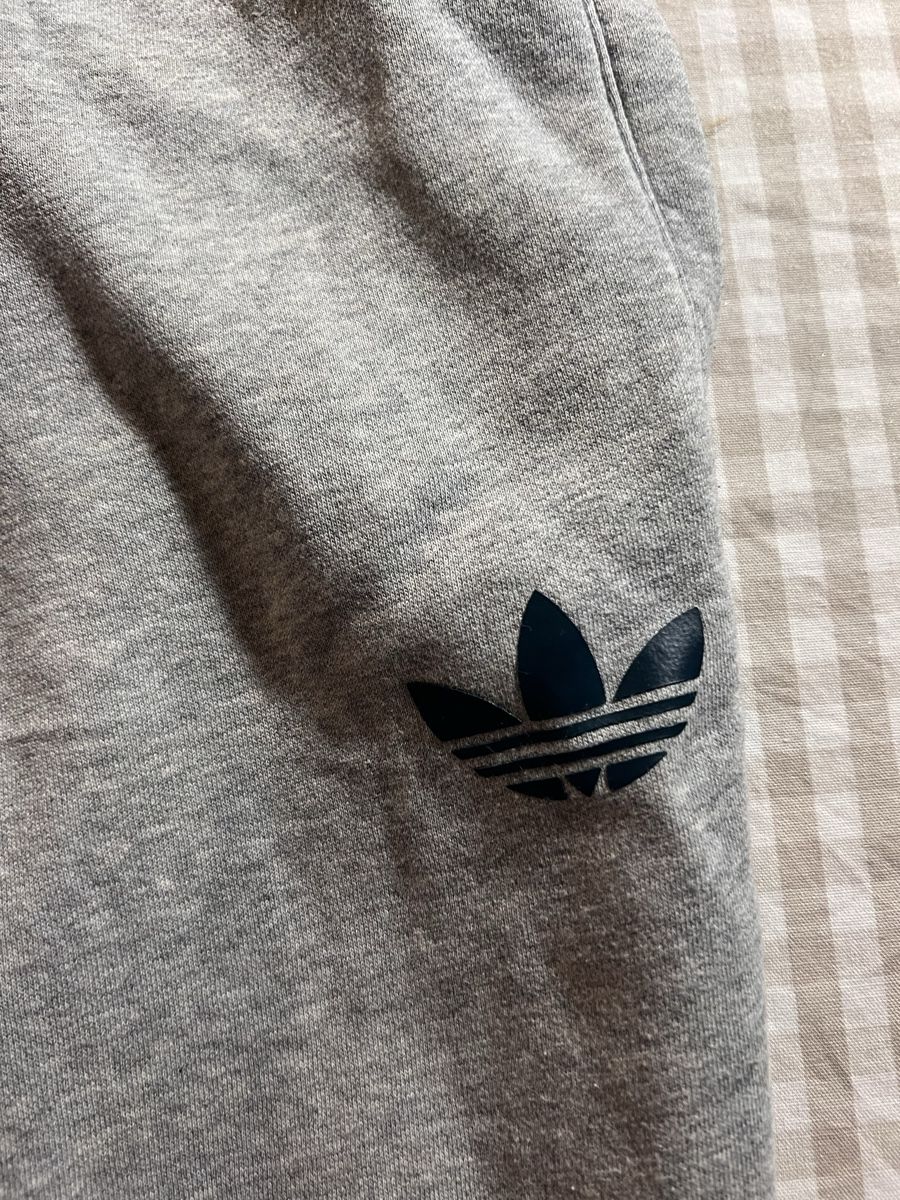 Adidas Pantaloni: Adidas Jogginghose grau Grösse L – Usato da Bern venduto da mat_9mnr 2