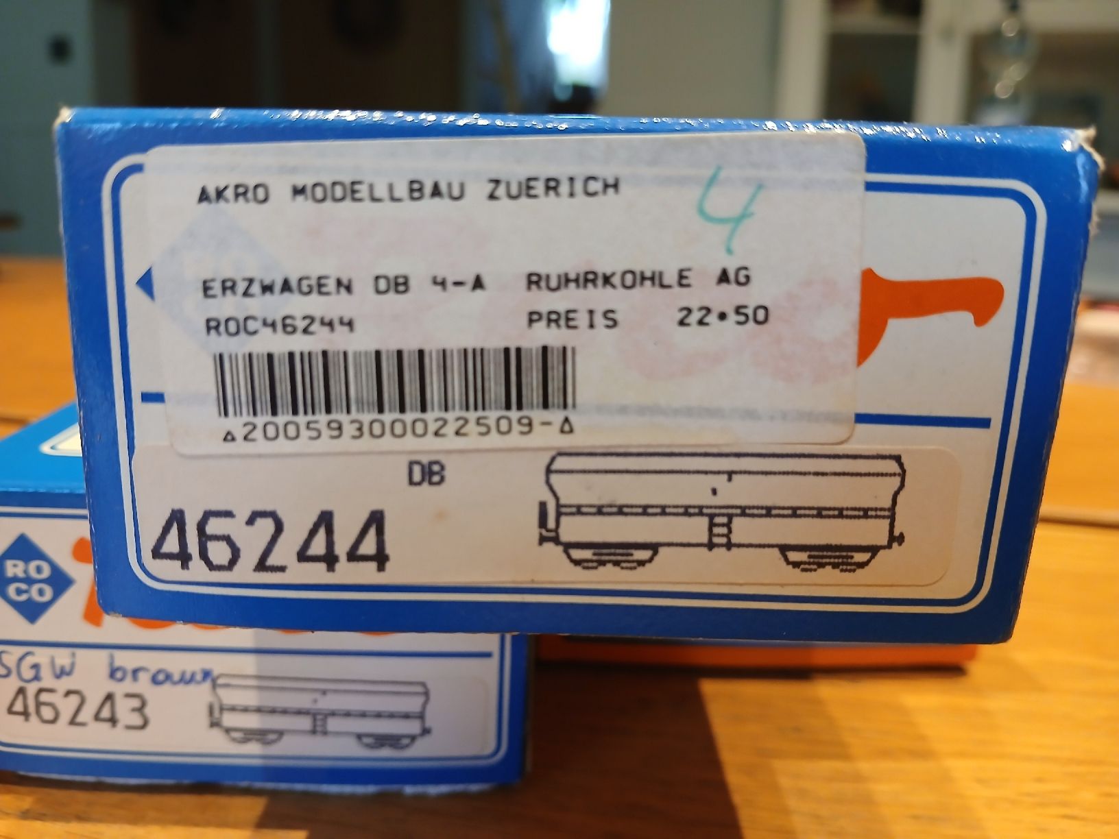Roco Modellini di ferrovie: Neuer Güterwagen – Nuovo e nell'imballaggio originale da Bözen venduto da Kolumbus77 1