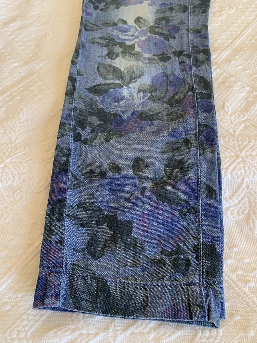 Pantaloni: Hose mit Rosen, Gr. 34 – Usato da Zürich venduto da p_q7q_nichtraucher 4