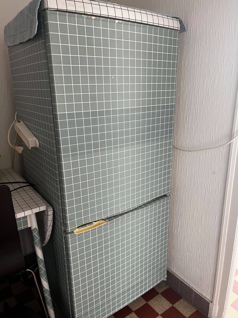 Kühlschrank: Réfrigérateur avec congélateur – Gebraucht aus Lausanne von dor_5b6w