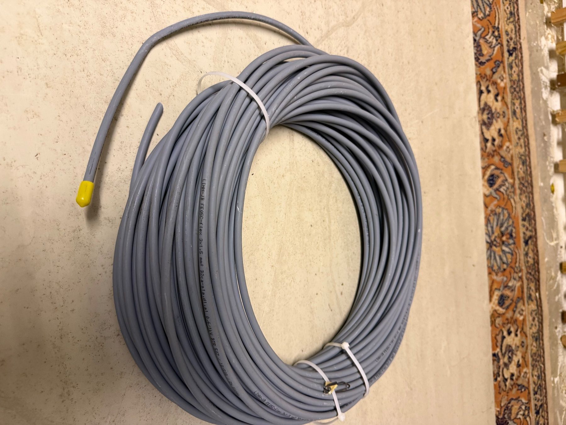 Cavi: LIHH-JB FE05C-flex 3x1.5 mm² Installationskabel halogen – Usato da Winterthur venduto da hen_d6cl