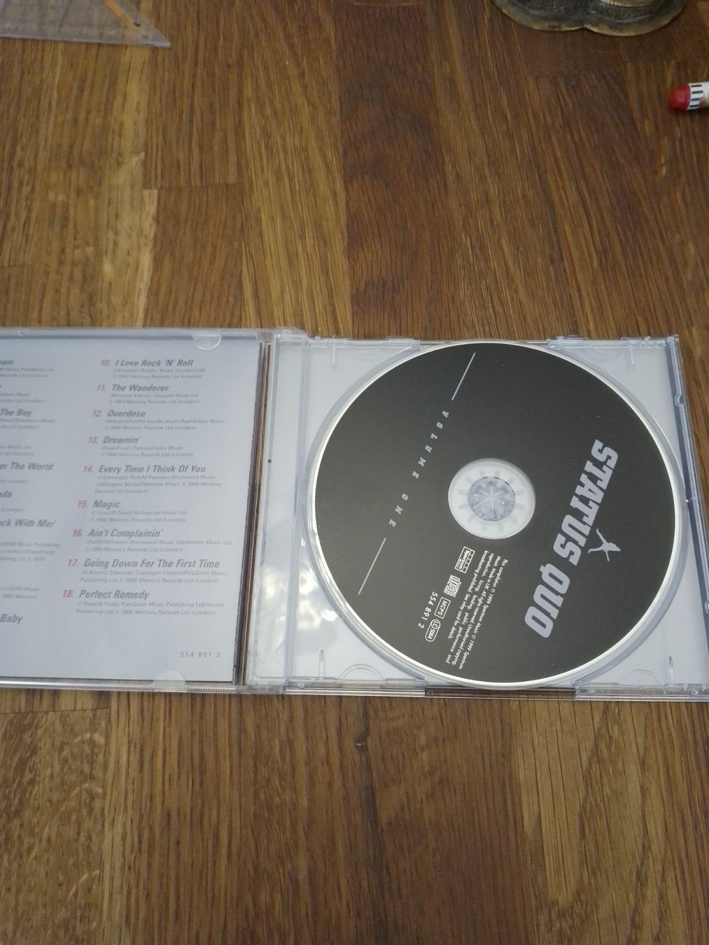 CD: Status Quo – The Essential (Audio CD, 2001 – Usato da Schliern b. Köniz venduto da Klymval 2