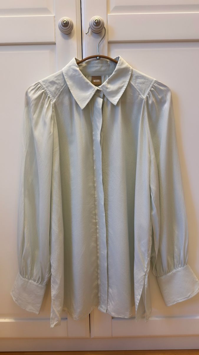 Hugo Boss Camicette: Silk Boss Blouse - New with label! 36 size – Nuovo e nell'imballaggio originale da Thalwil venduto da Iconicfashion 1