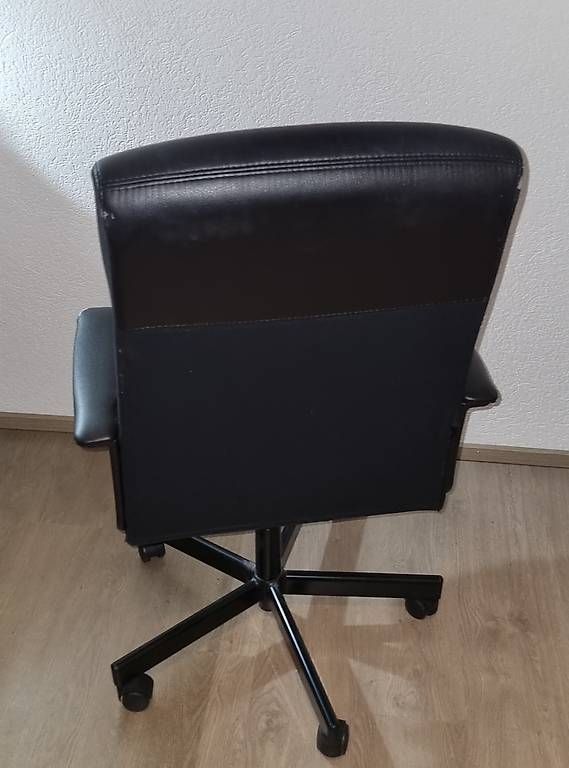 Stühle: Chaise de bureau – Gebraucht aus Valangin von Onzy 3