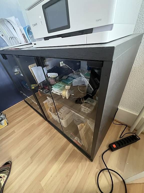 Kommoden: Sideboard mit 2 Glastüren – Gebraucht aus Lyss von tba_myd7 4