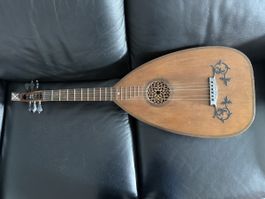 Laute Saiteninstrument Holz Korpus Saiten Gitterten ähnlich