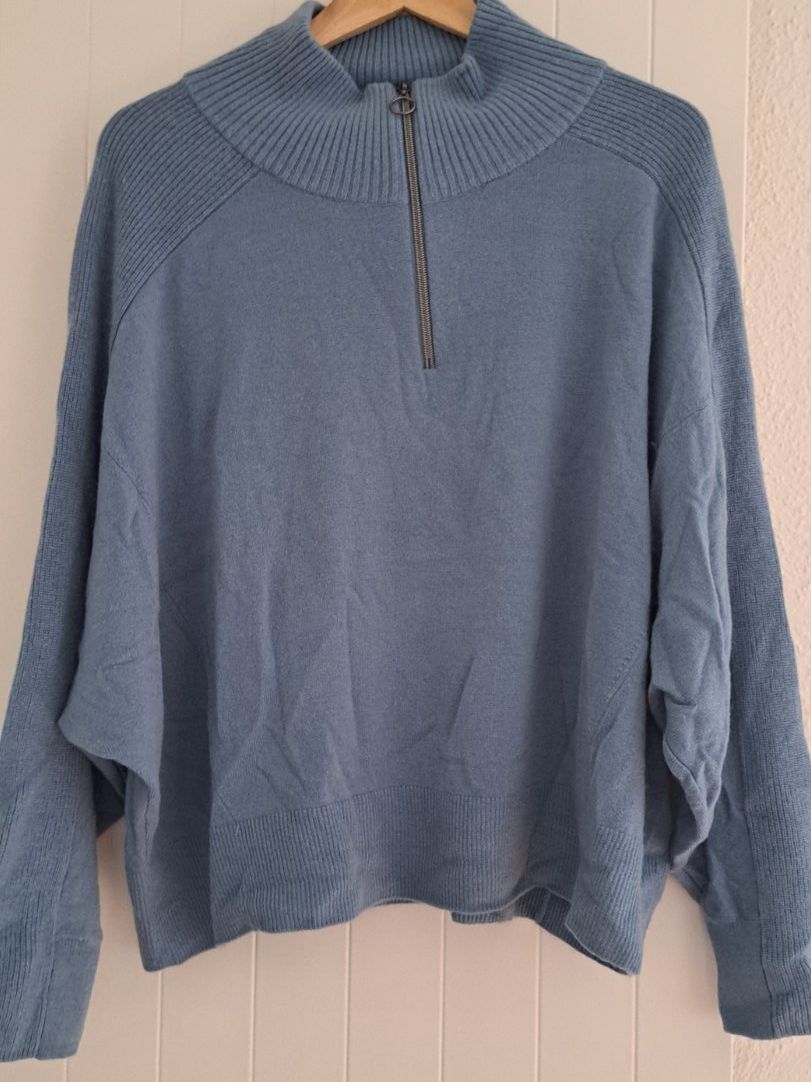 Pullover & Sweatshirts: Hellblauer Wollpullover von Le Comte, Gr. 44 – Neu (gemäss Beschreibung) aus Pfaffhausen von Randrin