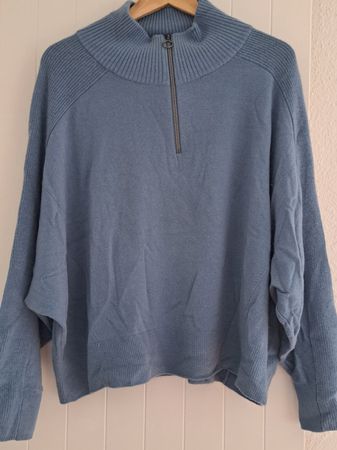 Hellblauer Wollpullover von Le Comte, Gr. 44