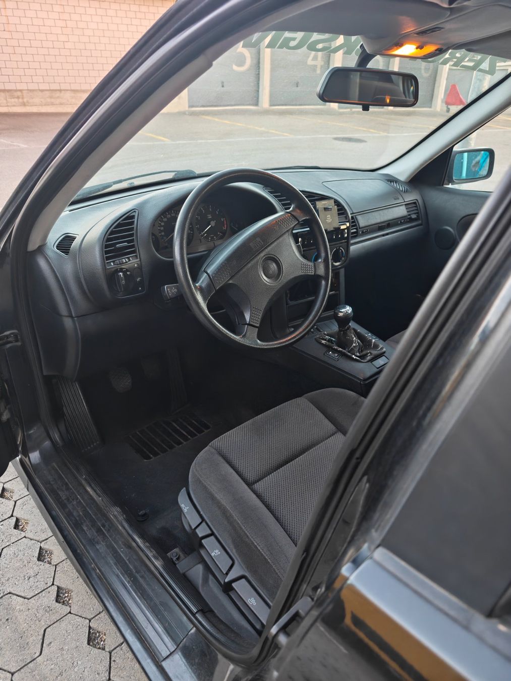 BMW Automobili: e36 318i limo – Usato da Neunkirch venduto da Manu_328i 6