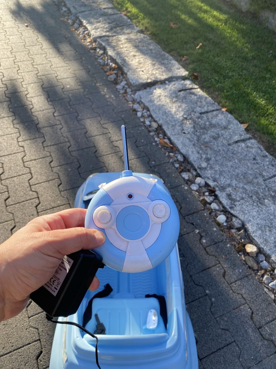 Veicoli per bambini: Cooles Kinderauto Fiat 500 Elektro hellblau – Difettoso da Muri AG venduto da rci_6s6r 4