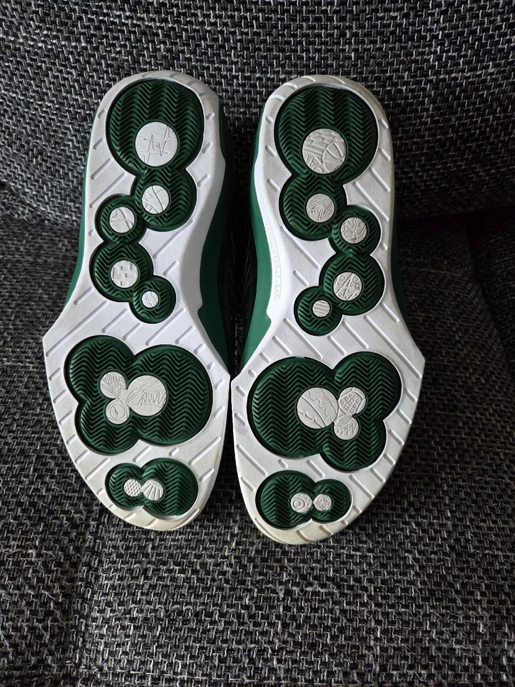 Jordan Scarpe da uomo: Jordan Icons "Celtics" EUR 44.5 – Nuovo (secondo la descrizione) da Steffisburg venduto da mbedb12 3