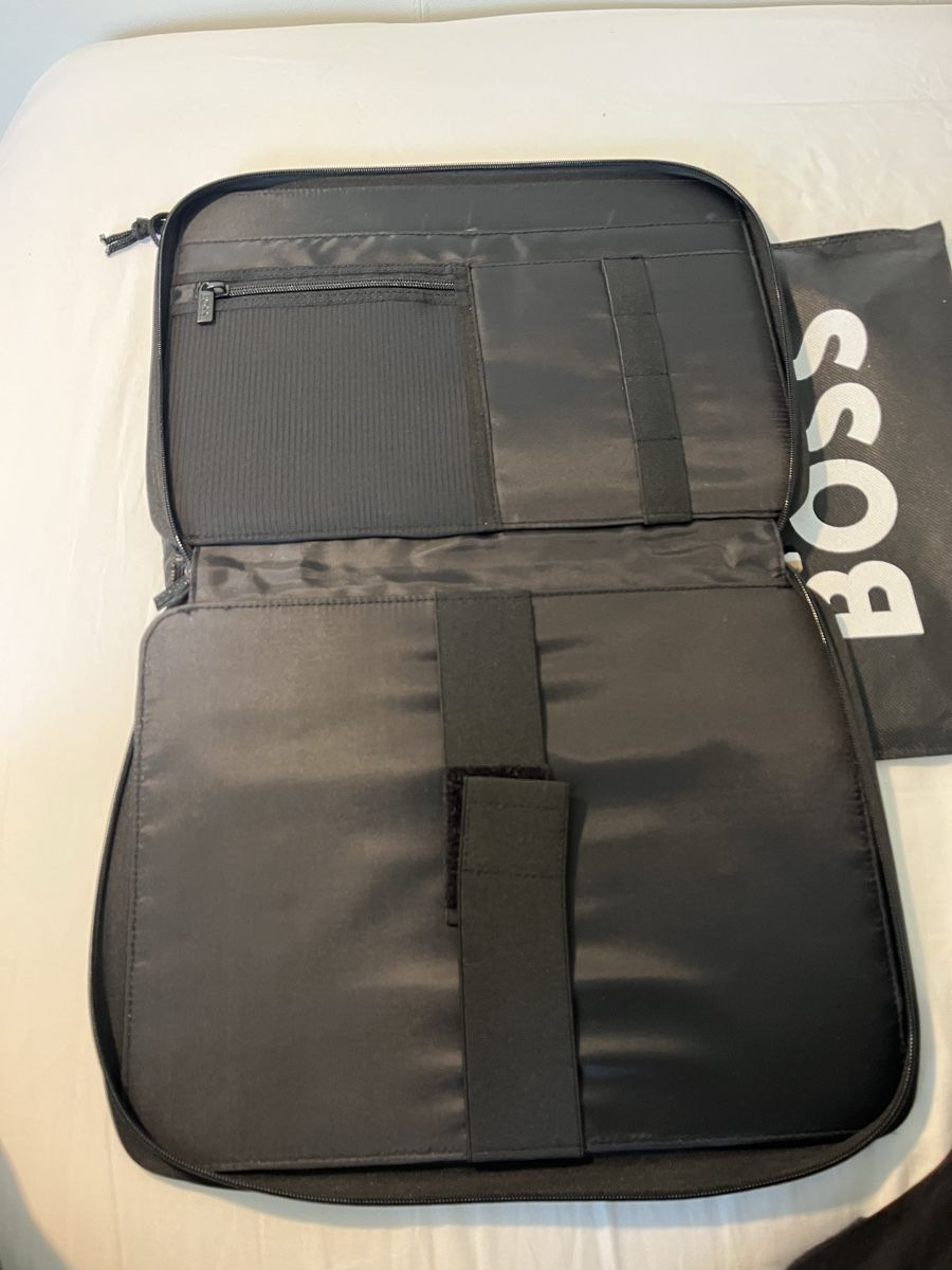 Hugo Boss Valigie & Borse: Fourre-tout Boss – Nuovo (secondo la descrizione) da Pully venduto da ari_78pk 2