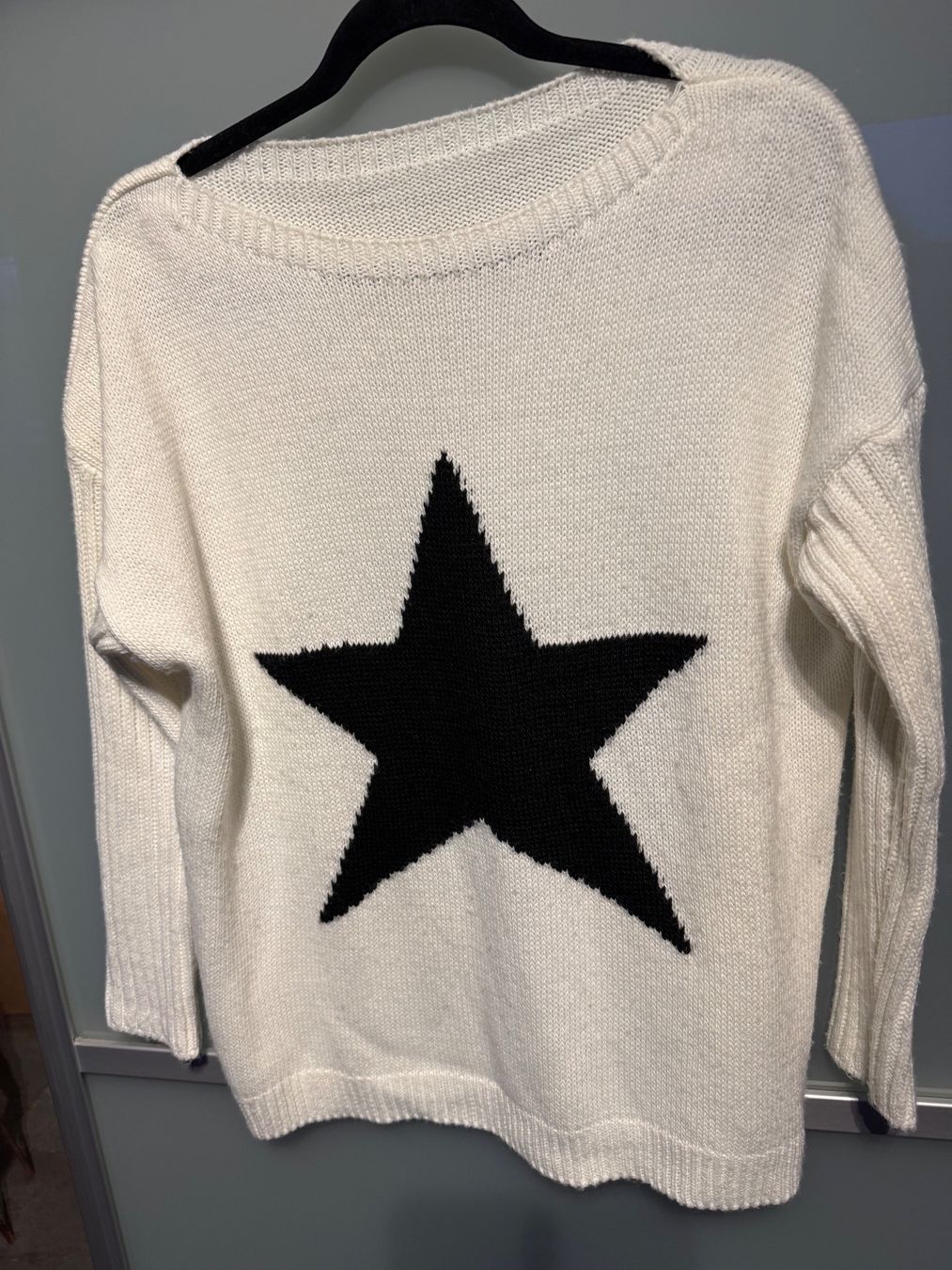 Maglioni & Felpe: Pull tendance étoile noire – Usato da Vuisternens-Romont venduto da gol_xp6p 1