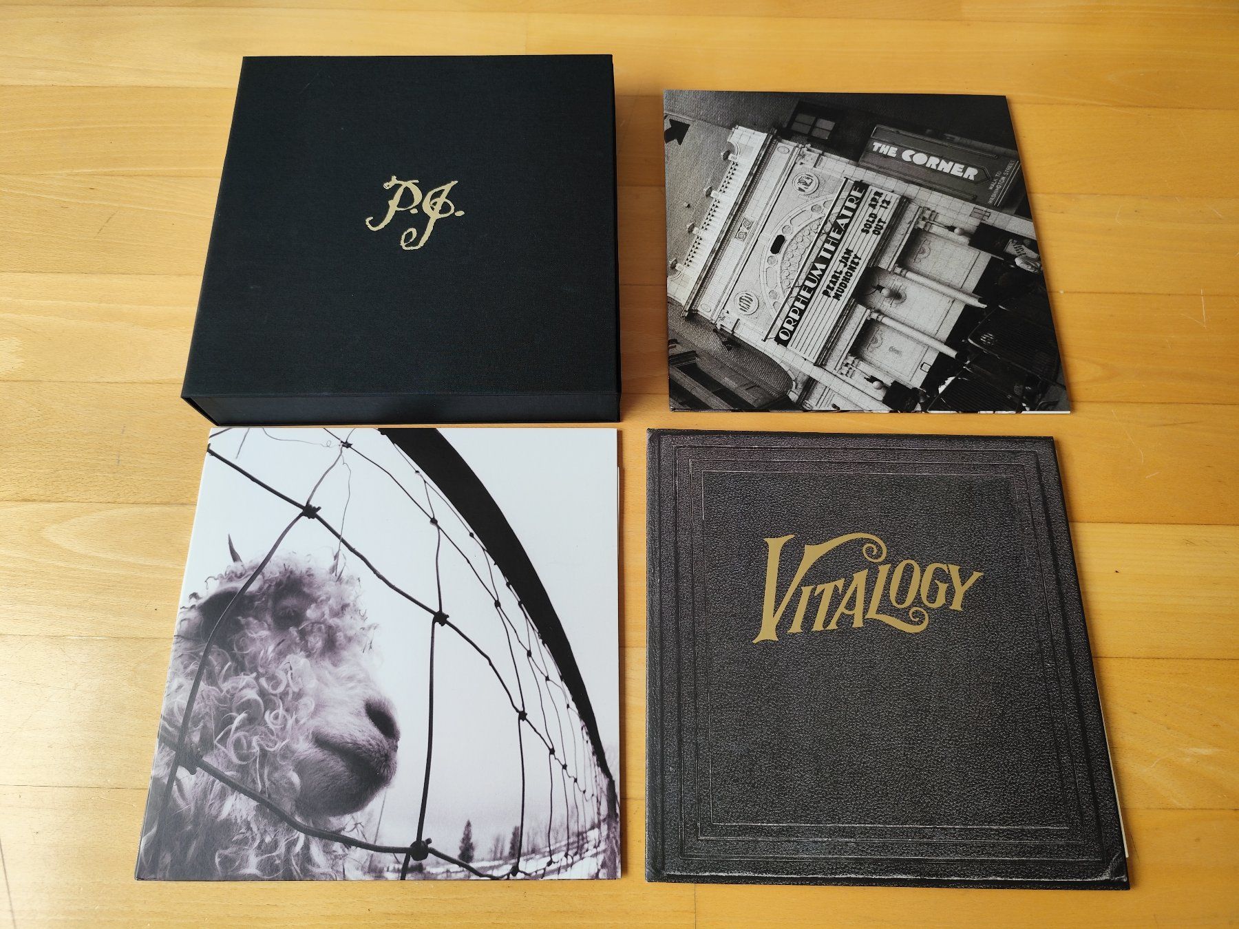 Dischi in vinile: Pearl Jam Super Deluxe Edition Box Set Vs. / Vitalogy – Usato da Zofingen venduto da Debohli 2